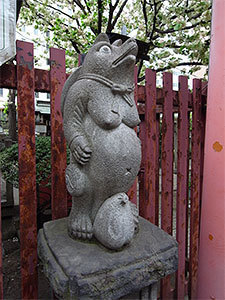 柳森神社(神田須田町)の狸