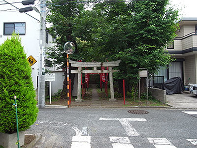 鵜木大塚古墳の南側鳥居