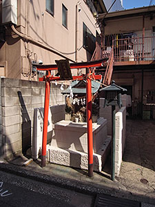 水元稲荷神社（三田）