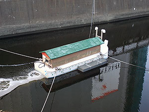 呑川の船