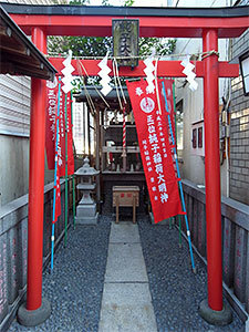 純子稲荷神社（日本橋茅場町）